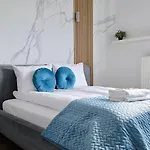 Angel Mint - Free Parking - Balcony Apartment Krakau