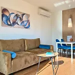 Angel Mint - Free Parking - Balcony Apartment