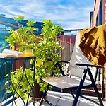 Angel Mint - Free Parking - Balcony Apartment *
