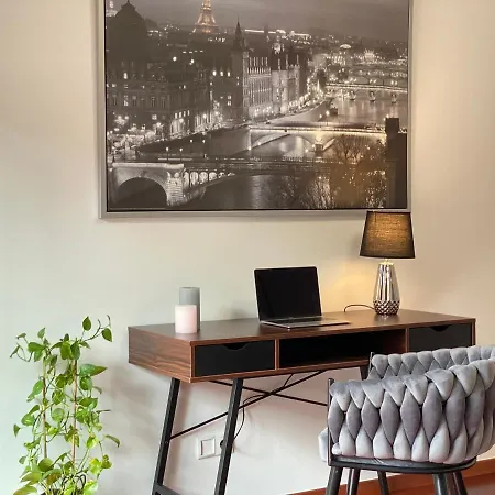 Angel Mint - Free Parking - Balcony Apartment