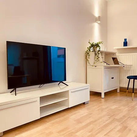 Angel Mint - Free Parking - Balcony Apartment *