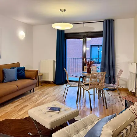 Angel Mint - Free Parking - Balcony Apartment