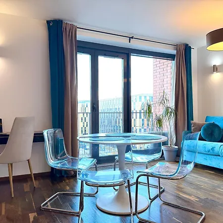 Angel Mint - Free Parking - Balcony Apartment
